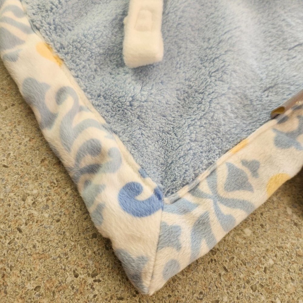 Blankets & Beyond Blue White Dog Puppy Blankie Lovey New - Picture 2 of 7